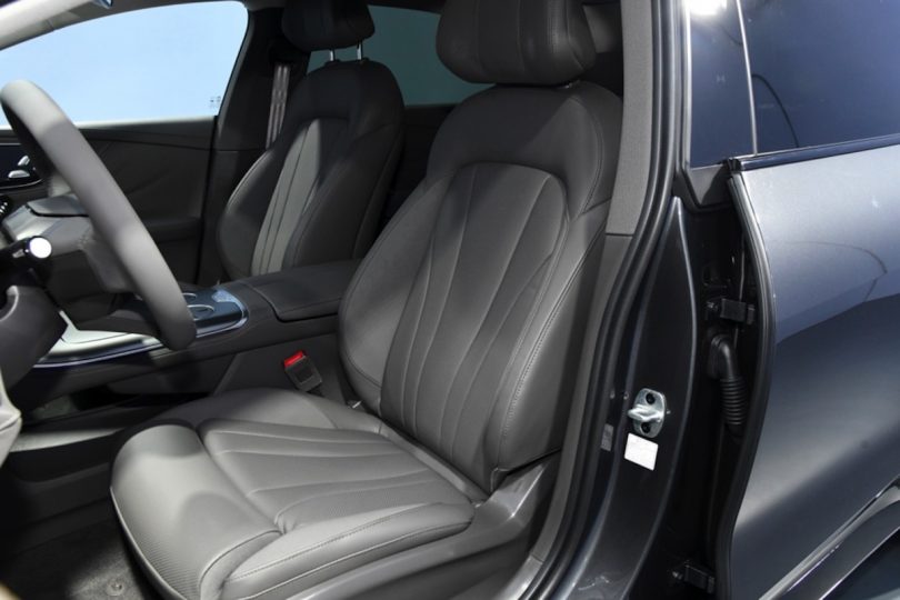 Електромобіль Rising F7 - фото thumbnail 1