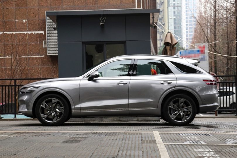 Електромобіль Genesis GV70 - фото thumbnail 1