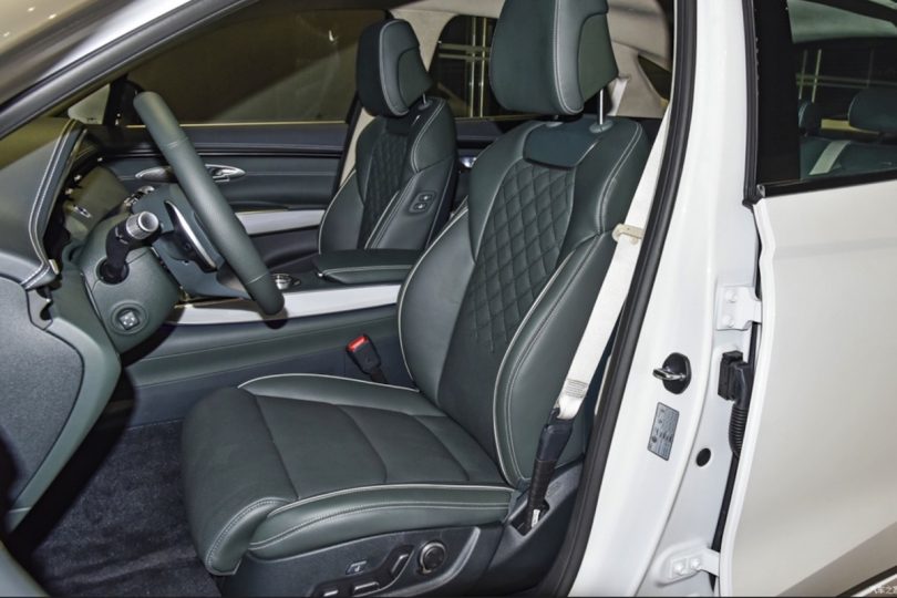 Електромобіль Genesis GV70 - фото thumbnail 1