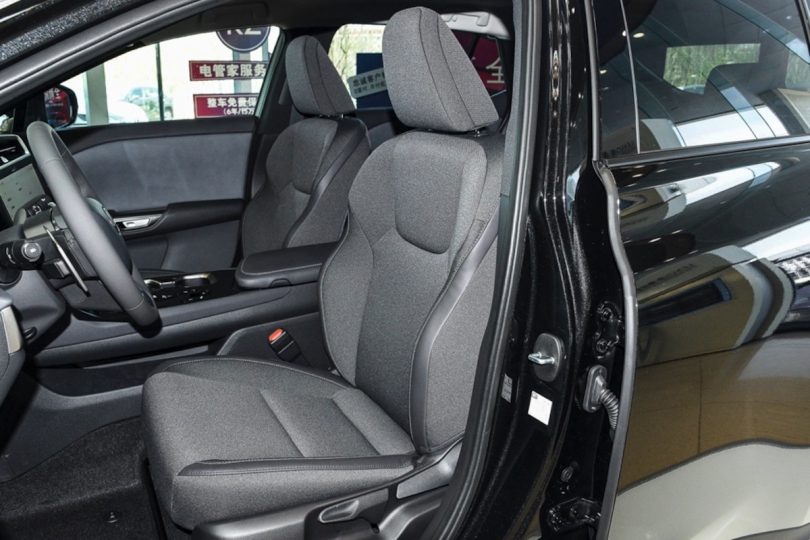 Електромобіль Lexus RZ - фото thumbnail 1