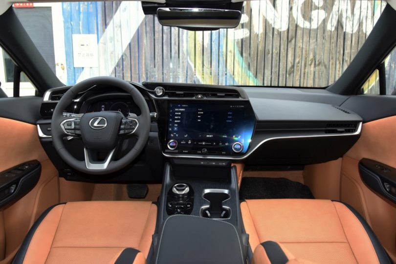 Електромобіль Lexus RZ - фото thumbnail 1