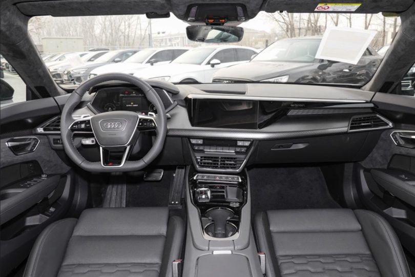 Електромобіль Audi RS GT - фото thumbnail 1