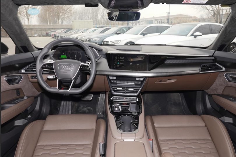 Електромобіль Audi RS GT - фото thumbnail 1