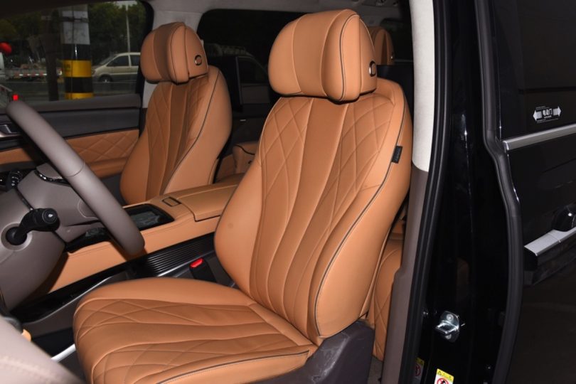 Електромобіль Denza D9 - фото thumbnail 1