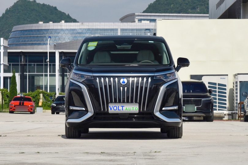 Електромобіль Denza D9 - фото thumbnail 1