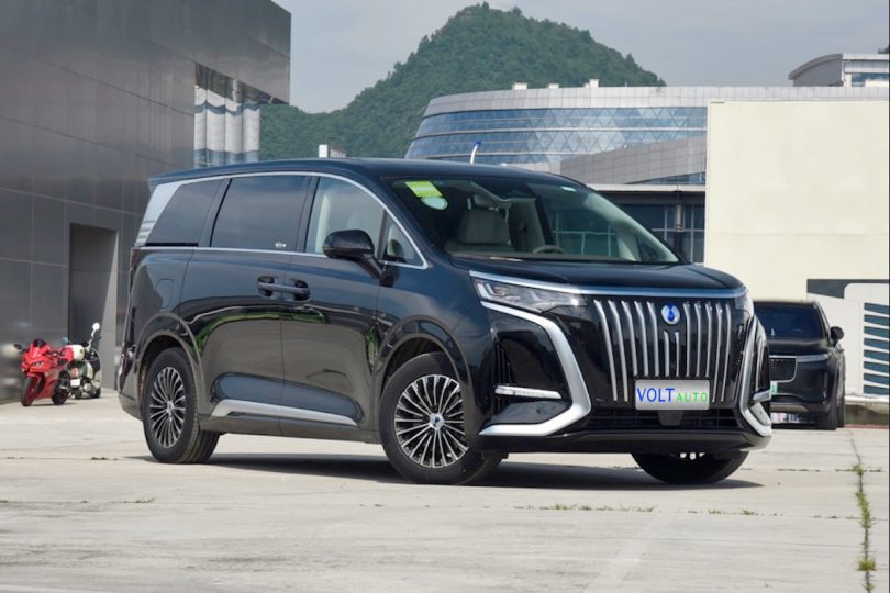 Електромобіль Denza D9 - фото thumbnail 1