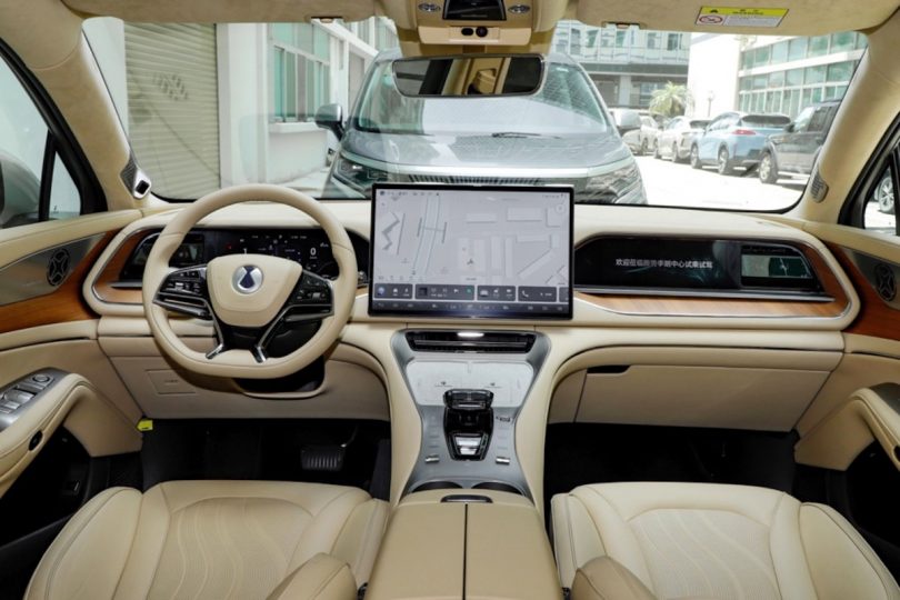 Електромобіль Denza N7 - фото thumbnail 1