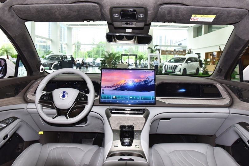 Електромобіль Denza N7 - фото thumbnail 1