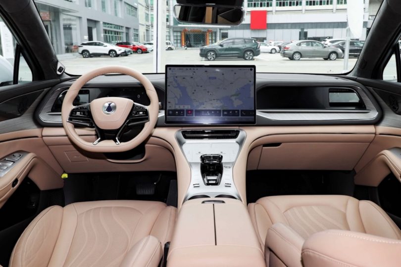 Електромобіль Denza N7 - фото thumbnail 1