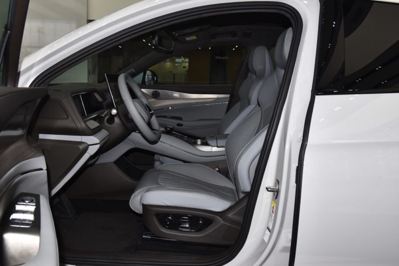 Електромобіль Denza N7 - фото thumbnail 1