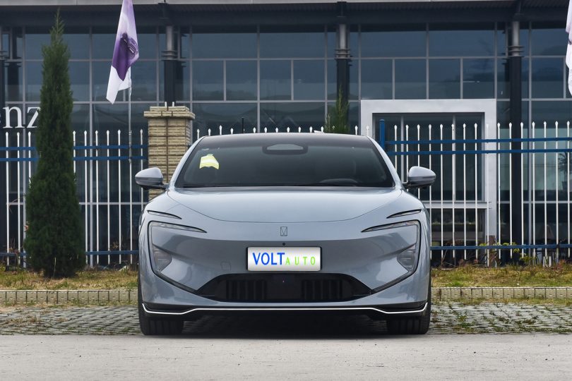 Електромобіль Avatr 12 - фото thumbnail 1