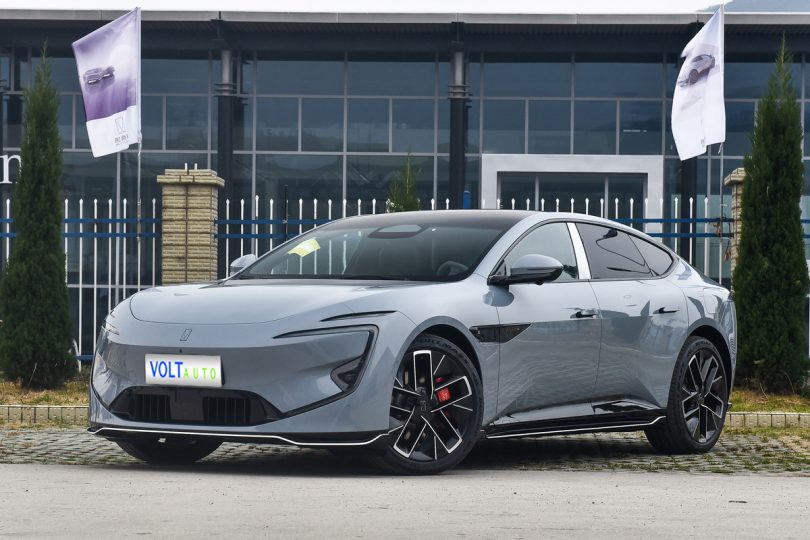 Електромобіль Avatr 12 - фото thumbnail 1