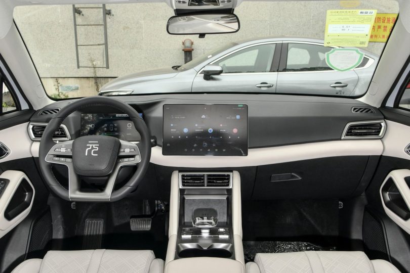 Електромобіль BYD Yuan UP - фото thumbnail 1