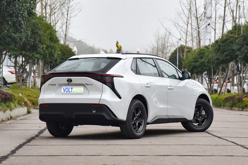 Електромобіль Toyota GAC 4X - фото thumbnail 1