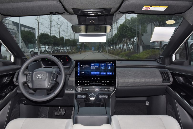 Електромобіль Toyota GAC 4X - фото thumbnail 1