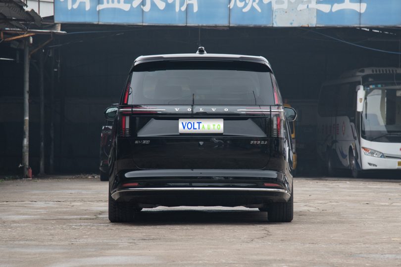 Електромобіль Volvo EM90 Електромобіль Volvo EM90 - фото thumbnail 1