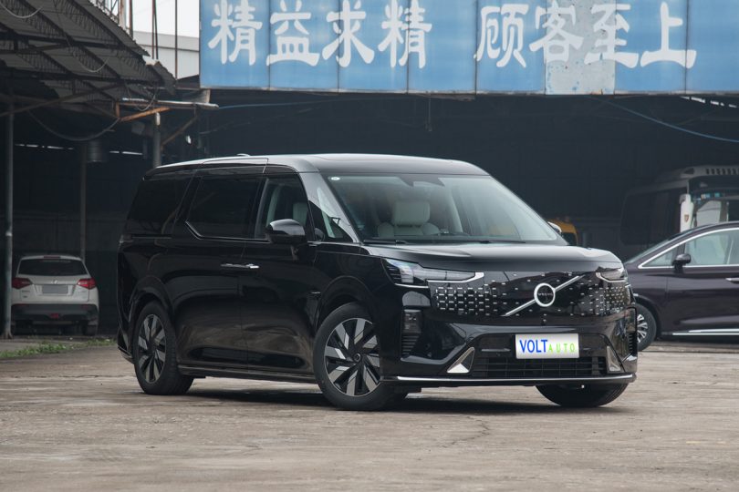 Електромобіль Volvo EM90 Електромобіль Volvo EM90 - фото thumbnail 1