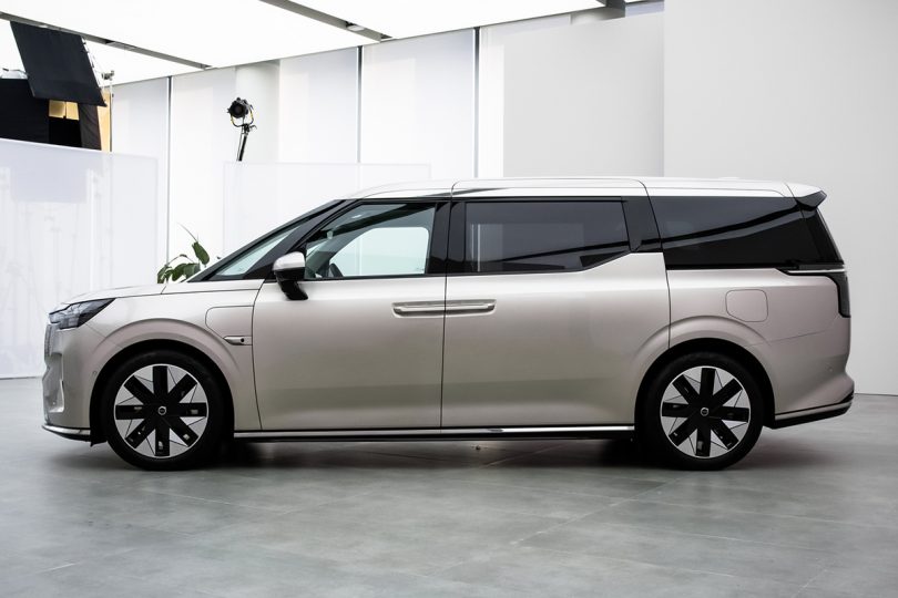 Електромобіль Volvo EM90 Електромобіль Volvo EM90 - фото thumbnail 1