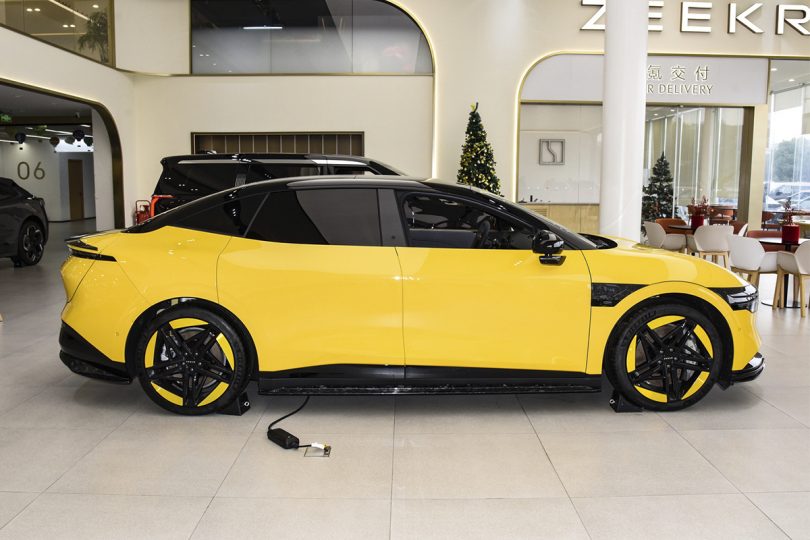 Електромобіль Zeekr 007 - фото thumbnail 1
