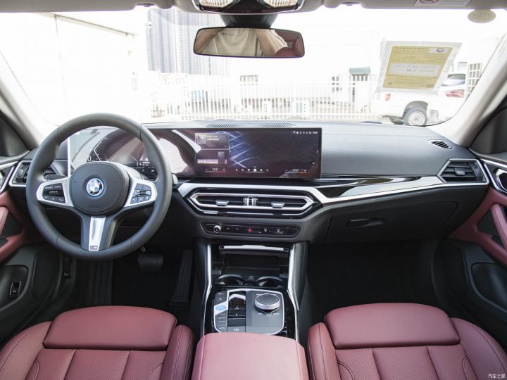 Електромобіль BMW i4 Електромобіль BMW i4 - фото thumbnail 1