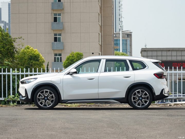 Електромобіль BMW iX1 - фото thumbnail 1