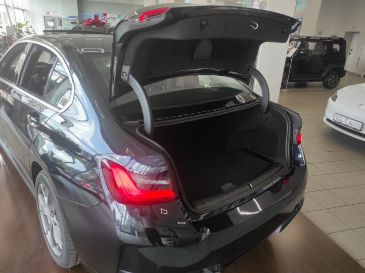 Електромобіль BMW i3 2024 - фото thumbnail 1