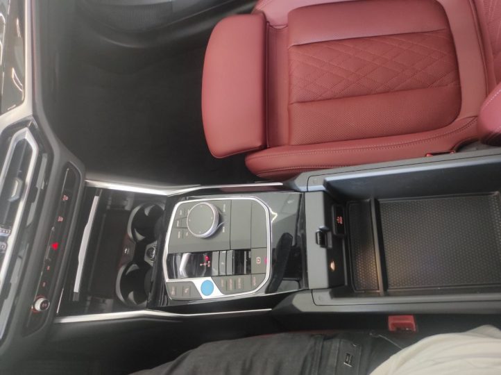 Електромобіль BMW i3 2024 - фото thumbnail 1