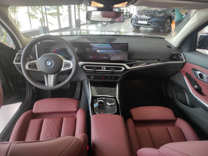 Електромобіль BMW i3 2024 - фото thumbnail 1