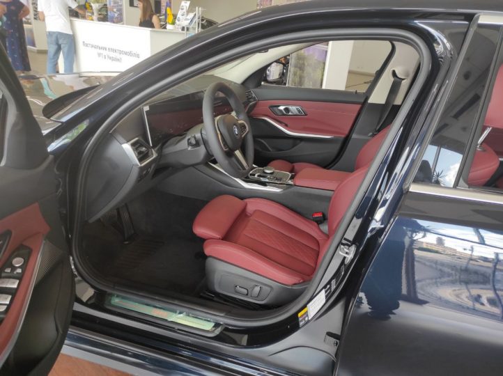 Електромобіль BMW i3 2024 - фото thumbnail 1