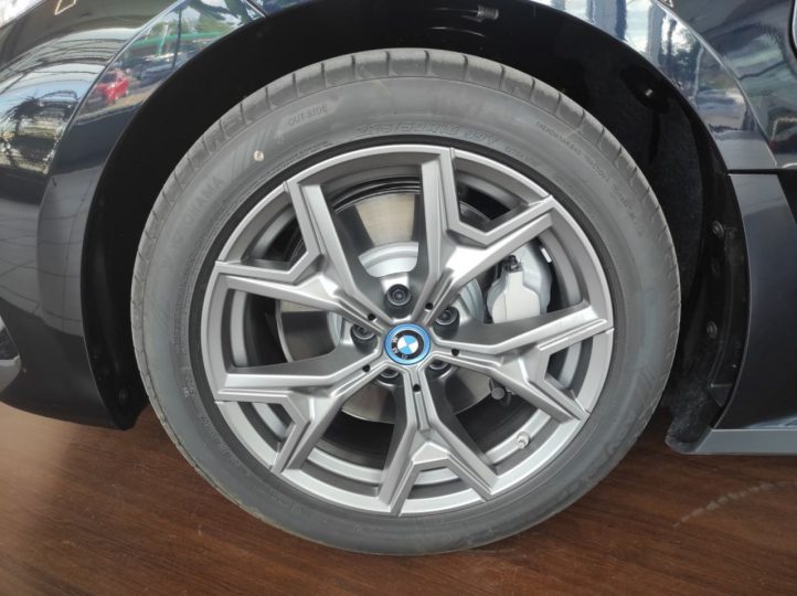 Електромобіль BMW i3 2024 - фото thumbnail 1